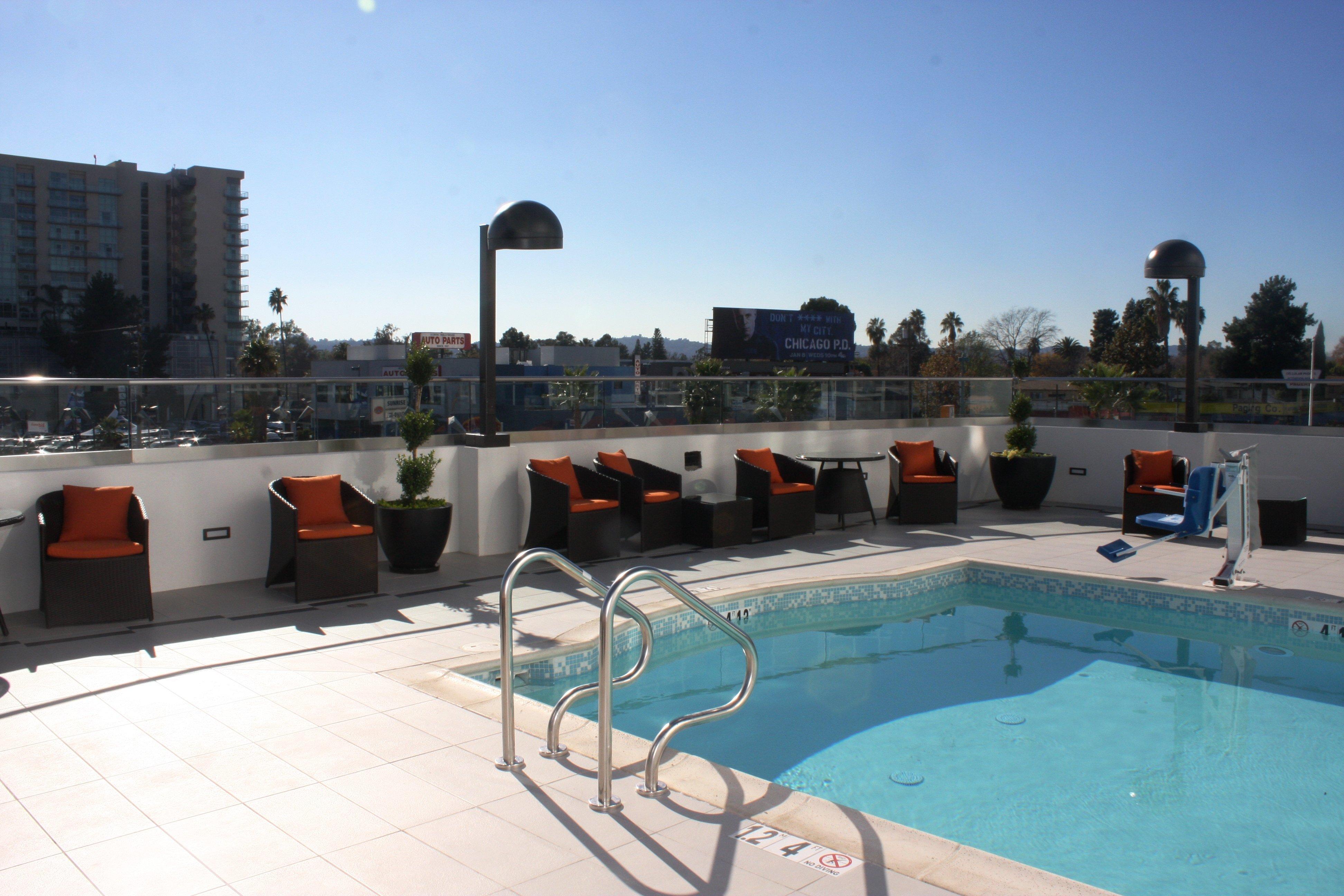 Holiday Inn Express North Hollywood - Burbank Area By Ihg Los Angeles Exterior photo