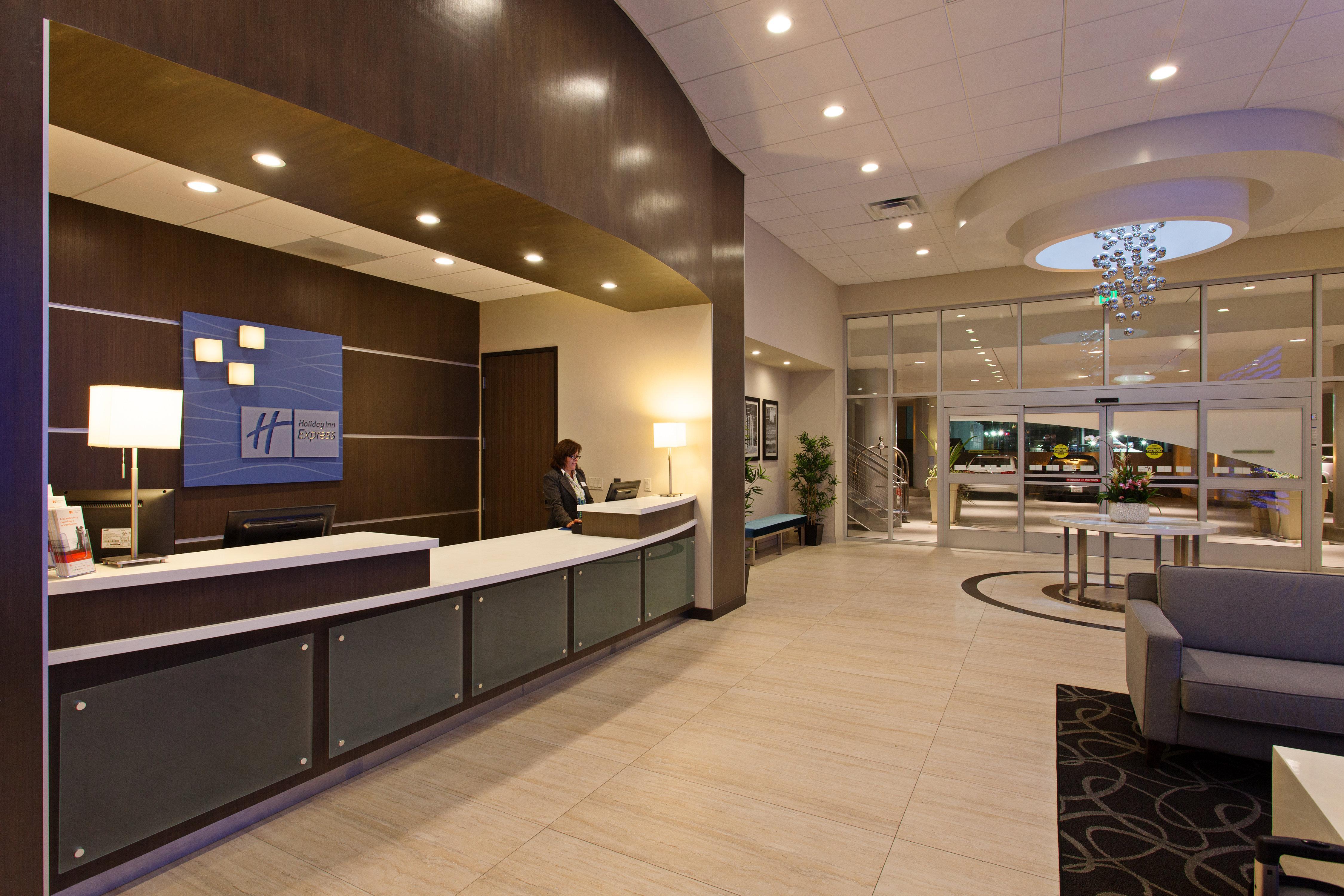 Holiday Inn Express North Hollywood - Burbank Area By Ihg Los Angeles Exterior photo