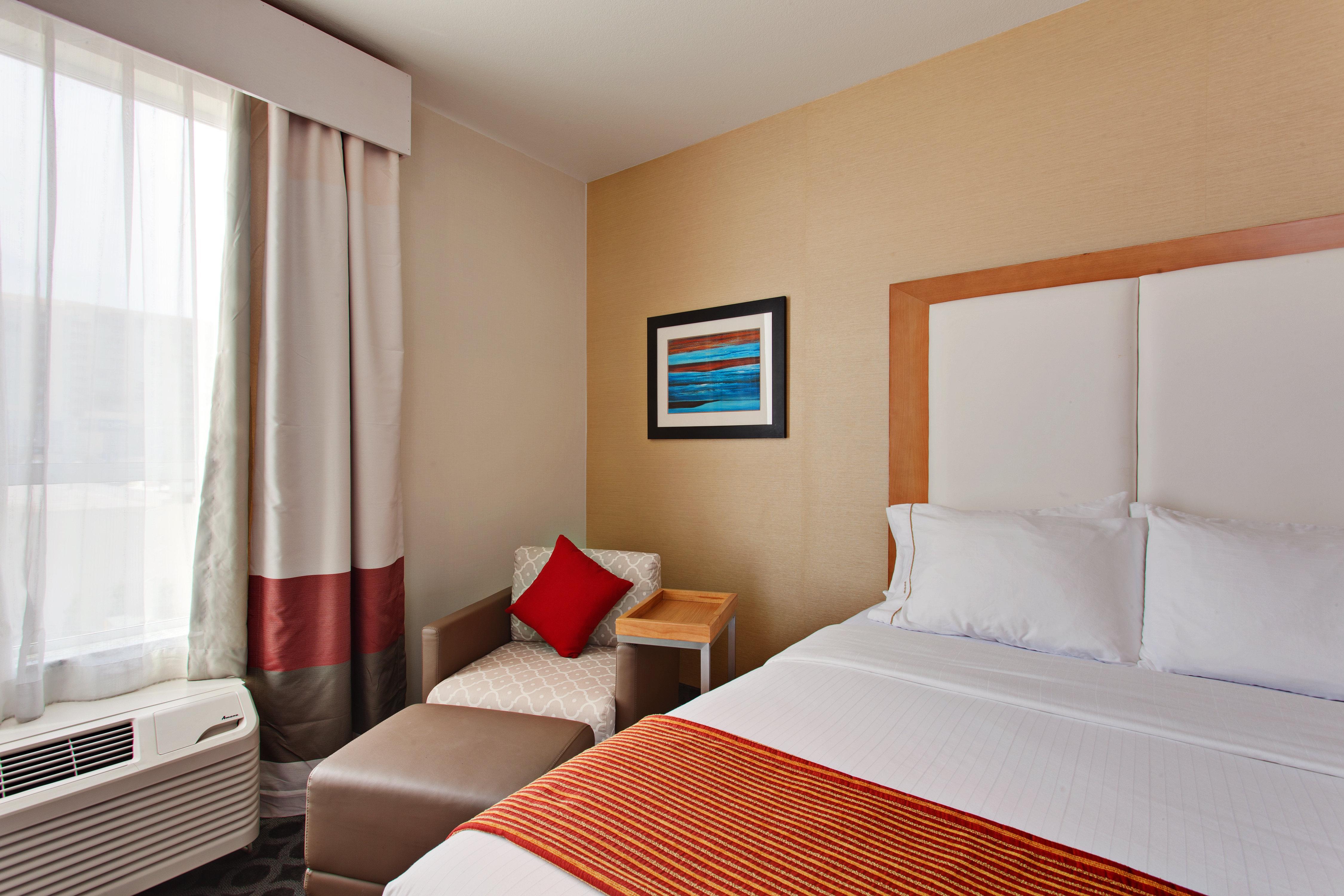 Holiday Inn Express North Hollywood - Burbank Area By Ihg Los Angeles Exterior photo