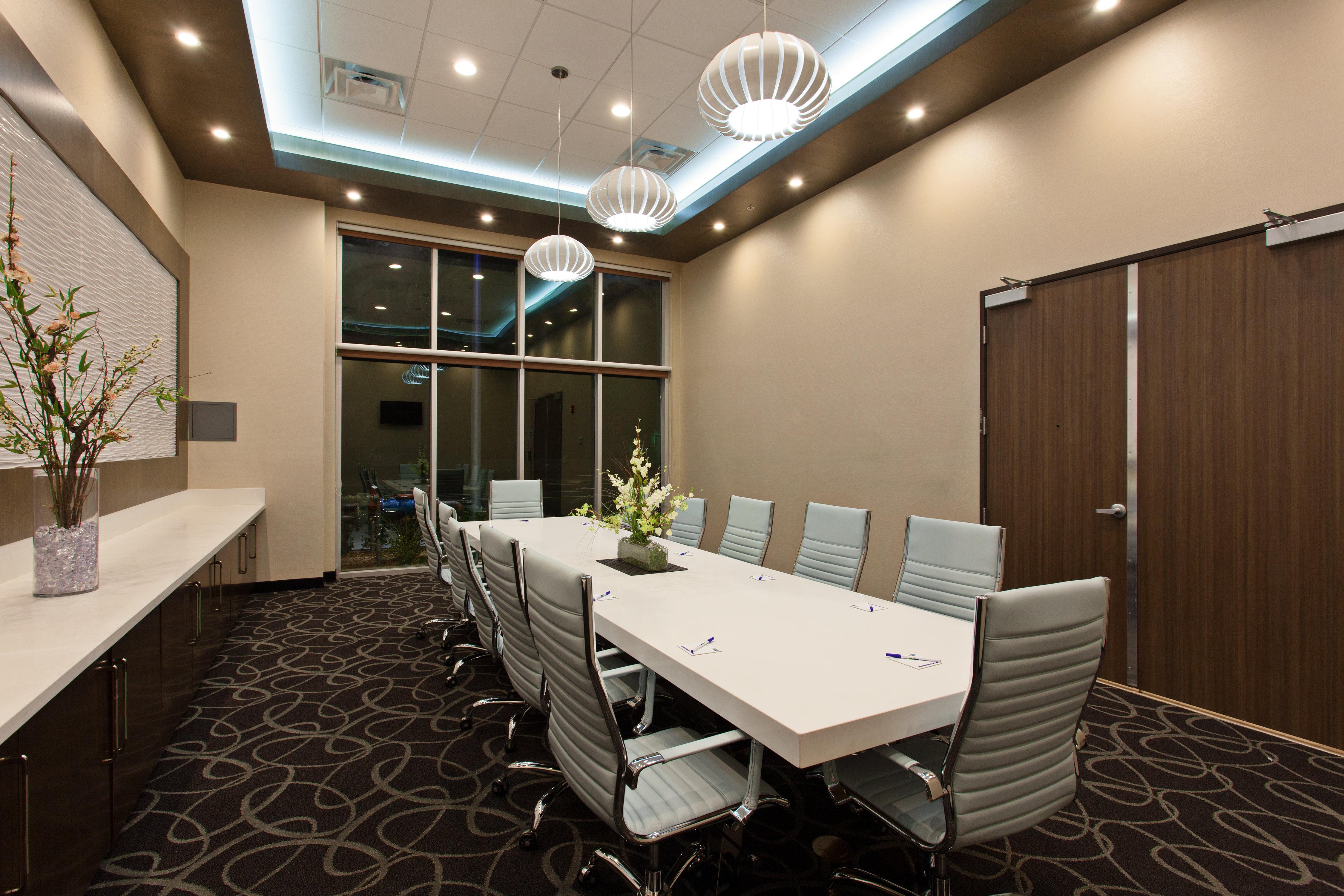 Holiday Inn Express North Hollywood - Burbank Area By Ihg Los Angeles Exterior photo
