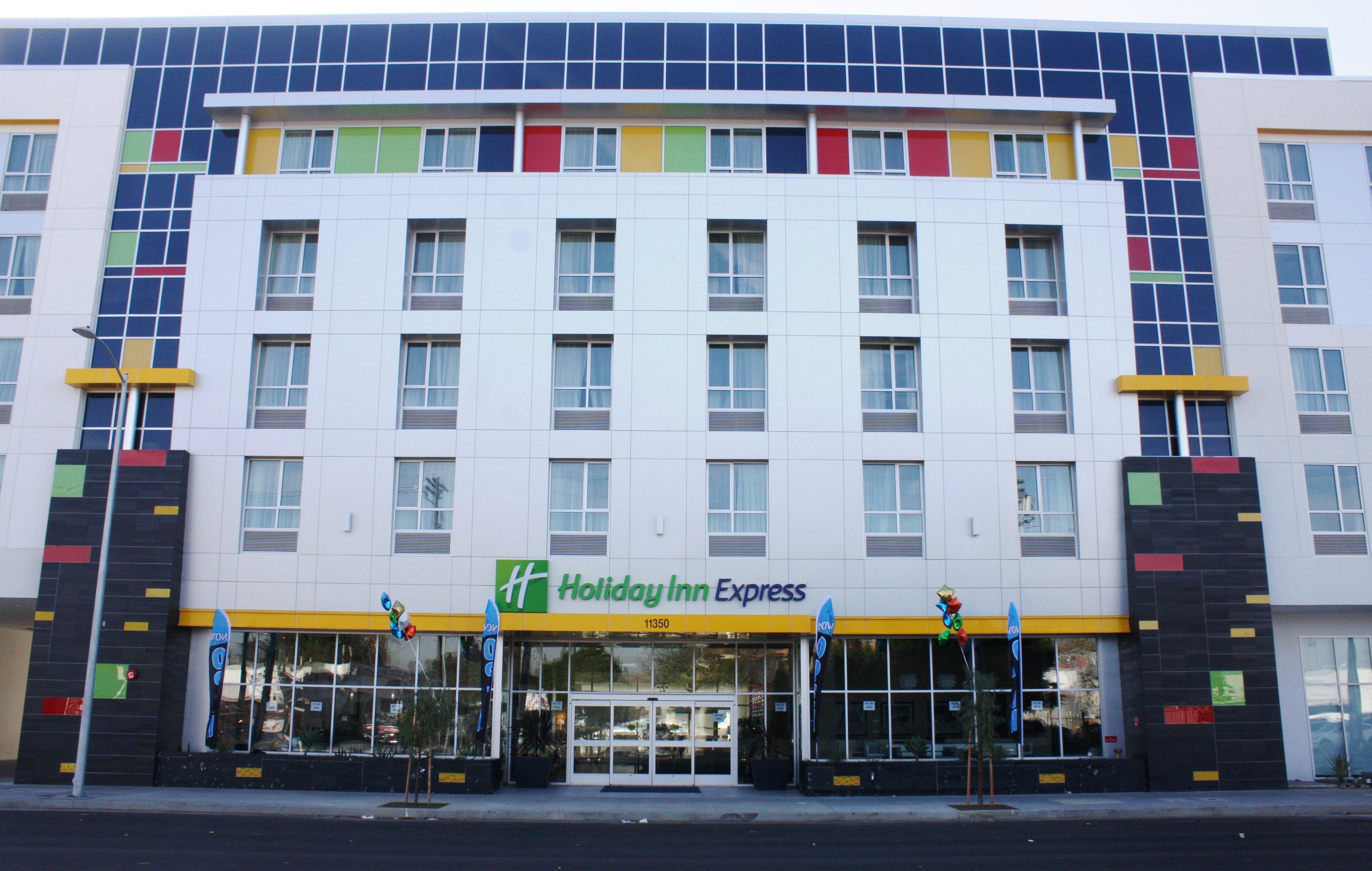 Holiday Inn Express North Hollywood - Burbank Area By Ihg Los Angeles Exterior photo