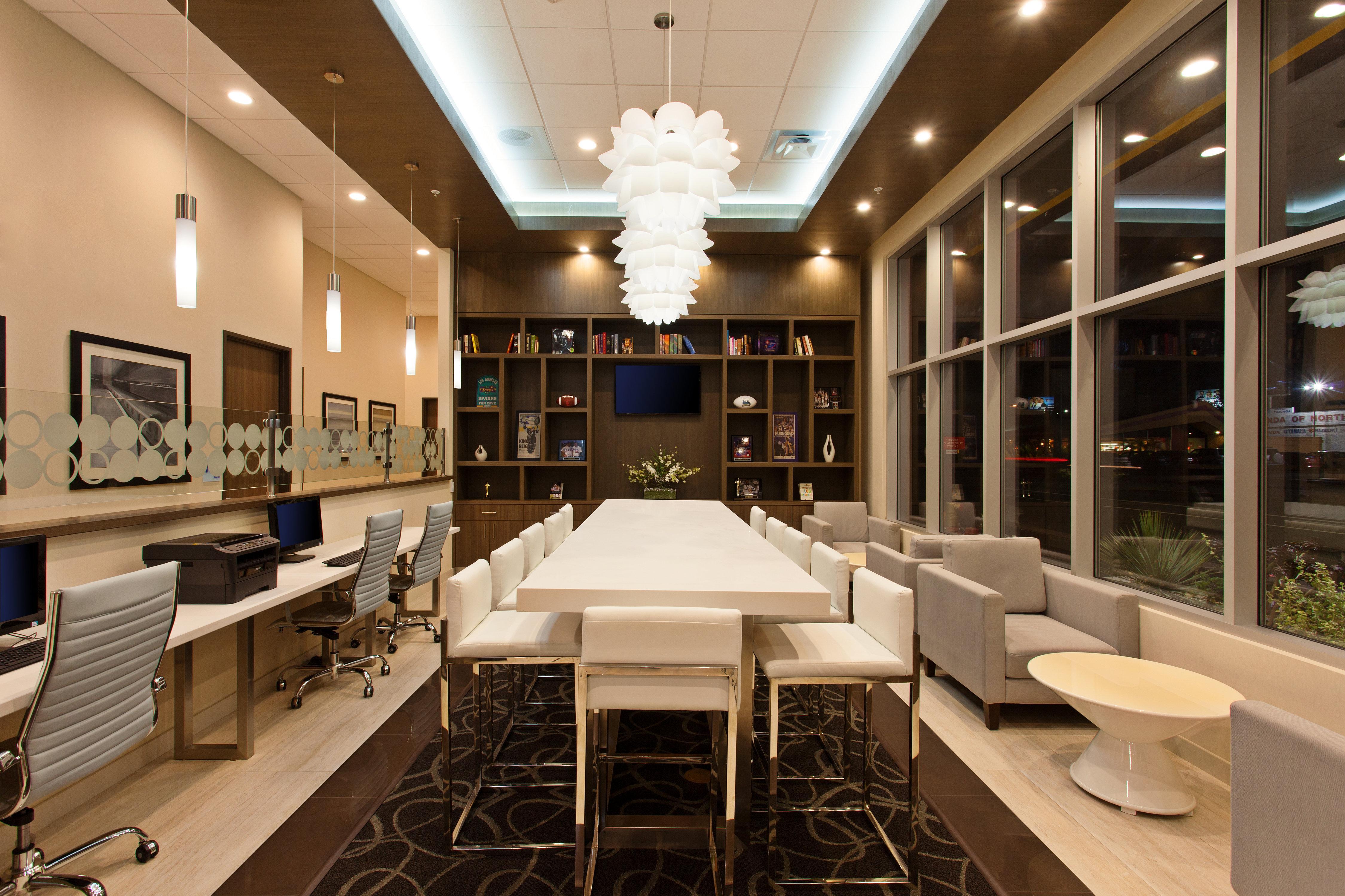 Holiday Inn Express North Hollywood - Burbank Area By Ihg Los Angeles Exterior photo