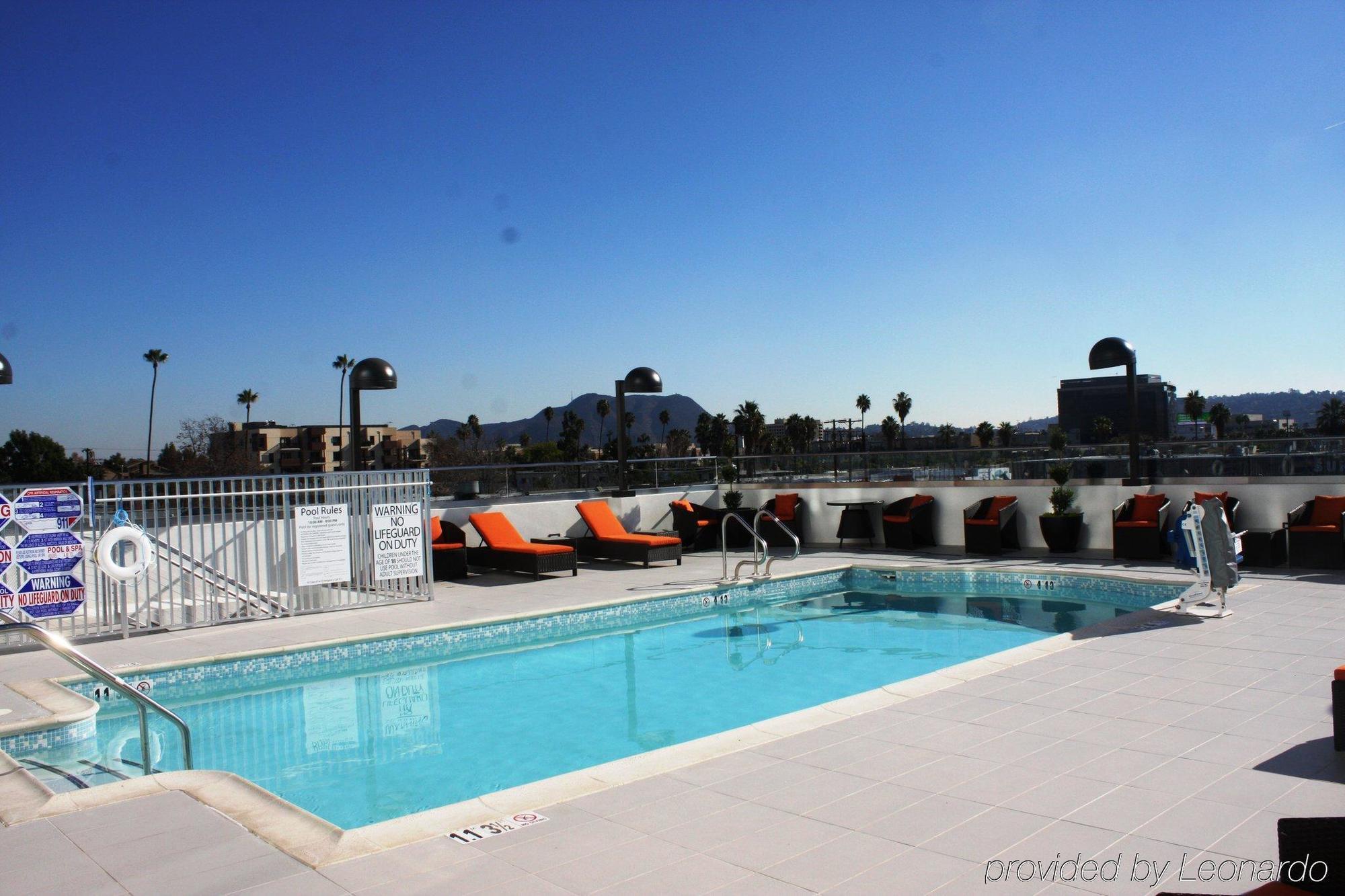 Holiday Inn Express North Hollywood - Burbank Area By Ihg Los Angeles Exterior photo