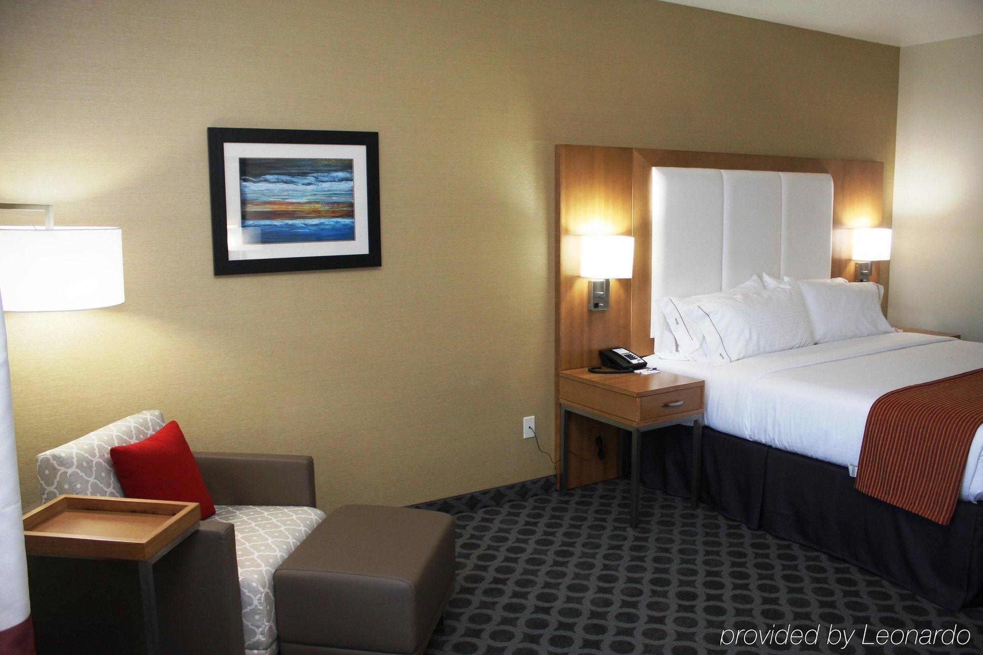 Holiday Inn Express North Hollywood - Burbank Area By Ihg Los Angeles Exterior photo