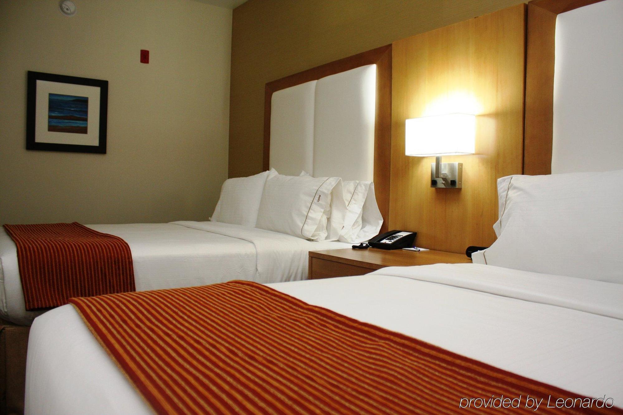 Holiday Inn Express North Hollywood - Burbank Area By Ihg Los Angeles Exterior photo