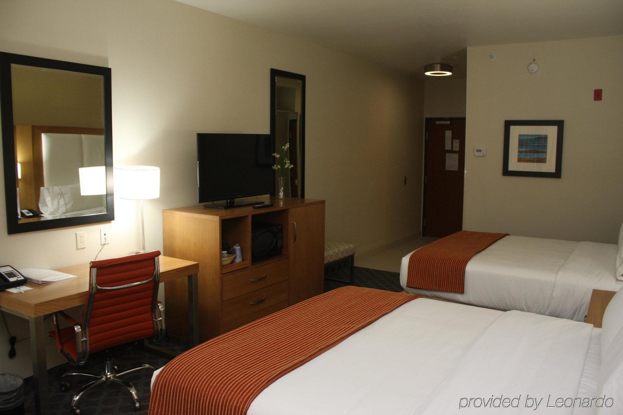 Holiday Inn Express North Hollywood - Burbank Area By Ihg Los Angeles Exterior photo