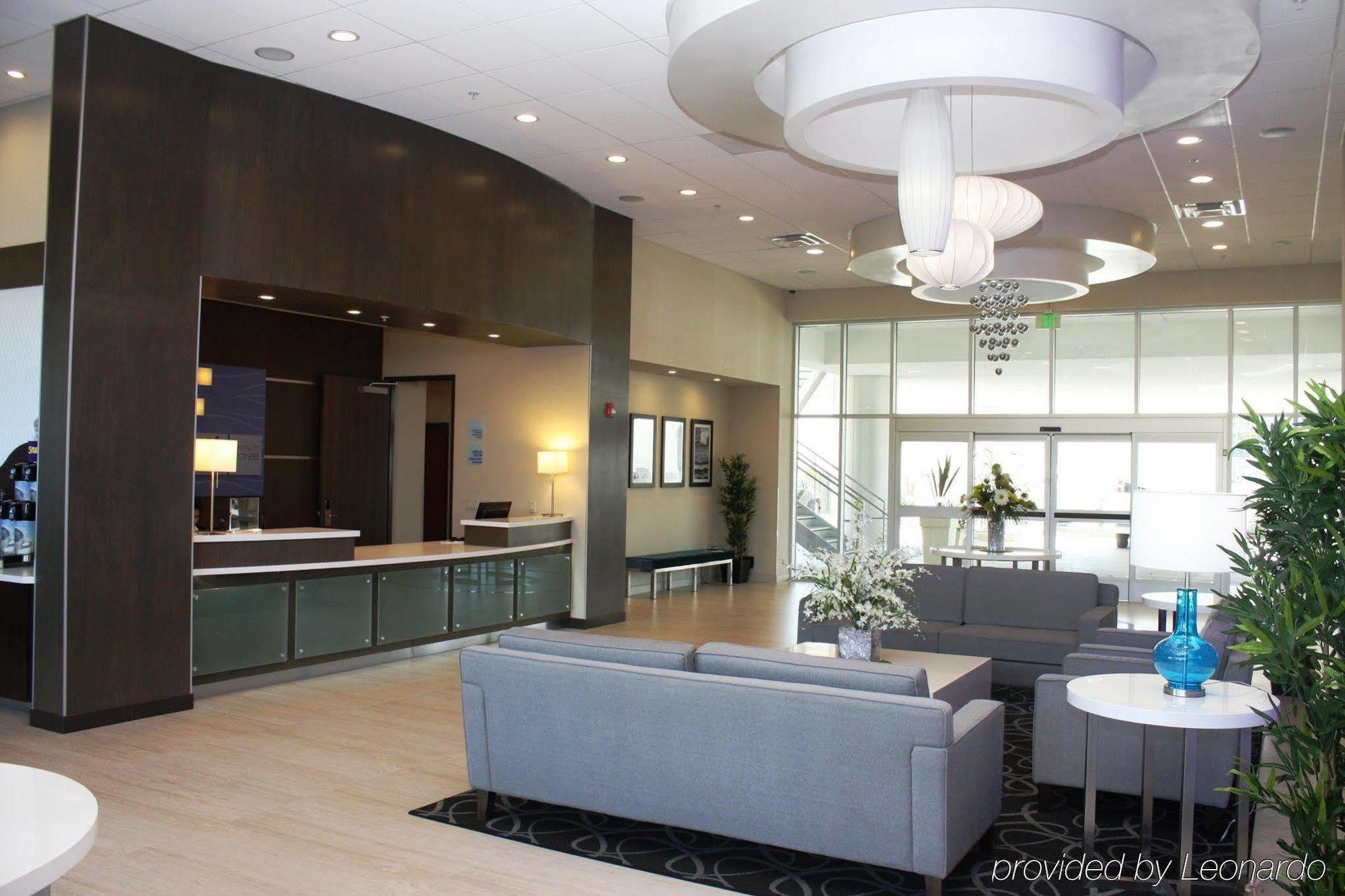 Holiday Inn Express North Hollywood - Burbank Area By Ihg Los Angeles Exterior photo