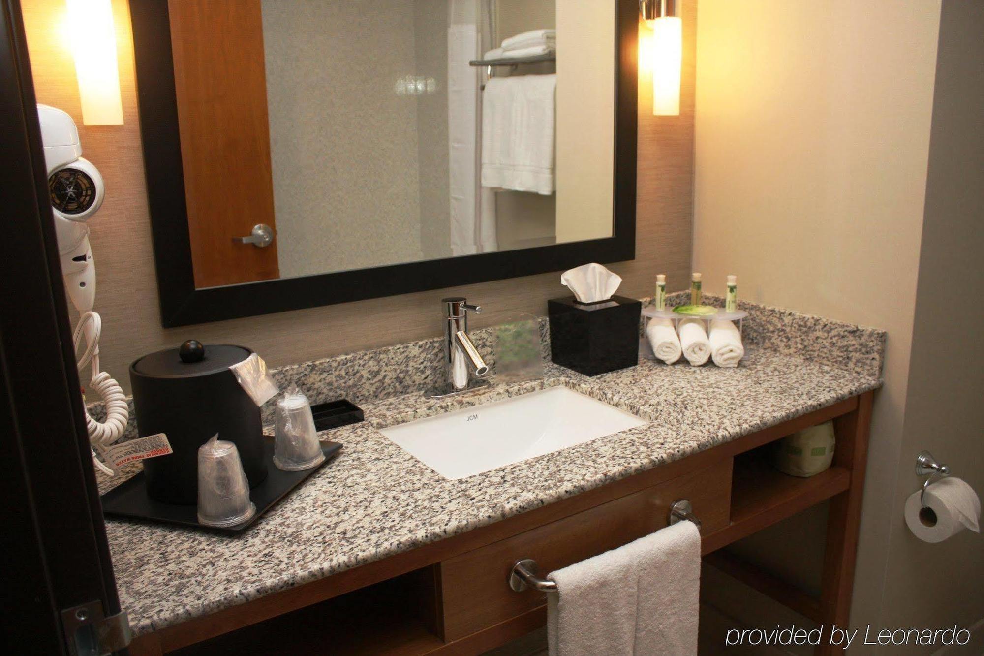 Holiday Inn Express North Hollywood - Burbank Area By Ihg Los Angeles Exterior photo